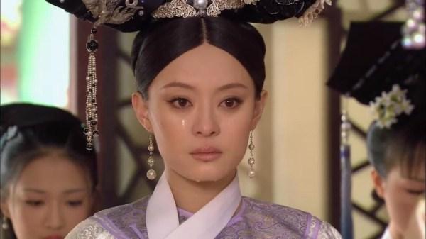 甄嬛传:沈眉庄去世,甄嬛悲痛欲绝,有谁注意到浣碧的反应了?