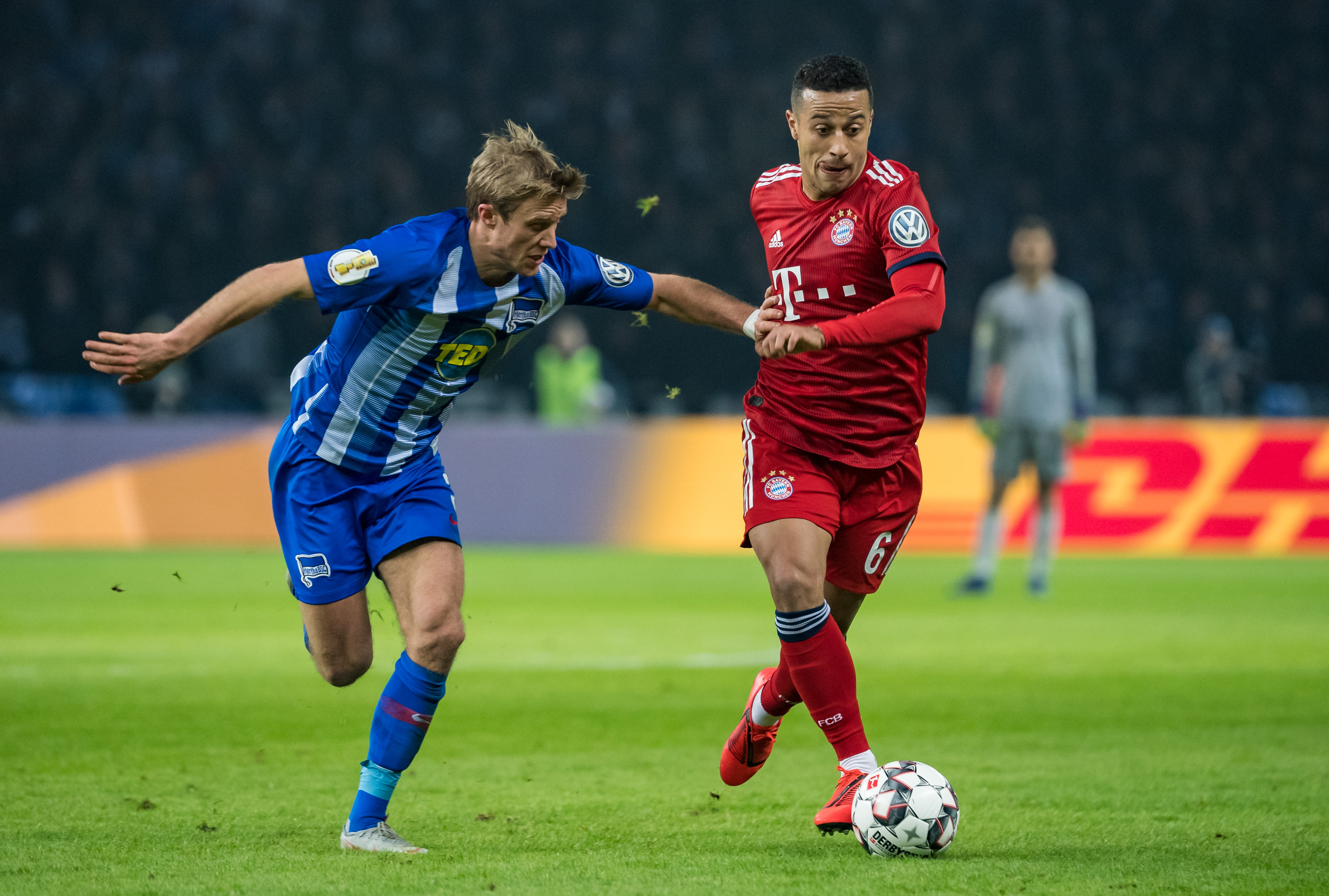 足球——德国杯:拜仁胜柏林赫塔