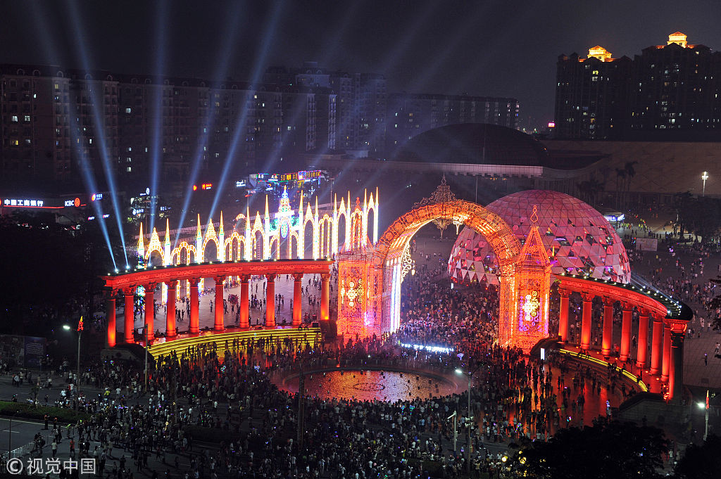 广东中山古镇灯光文化节拉开帷幕 璀璨灯光带你亲临其境