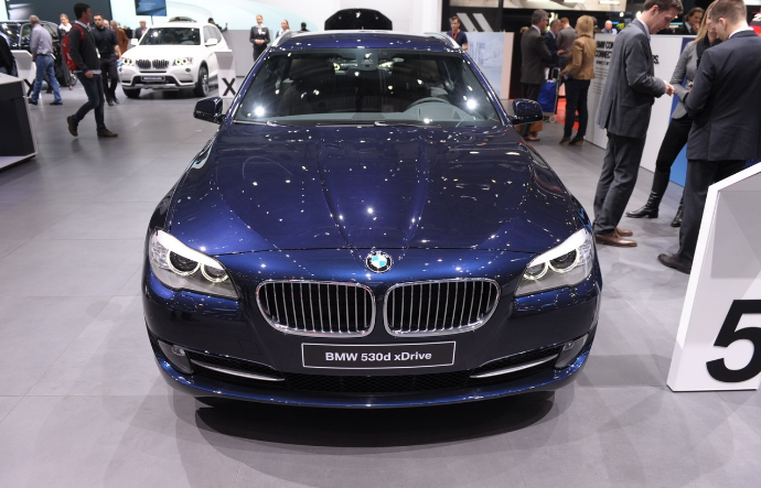 宝马530d与梅赛德斯 - 奔驰e350d