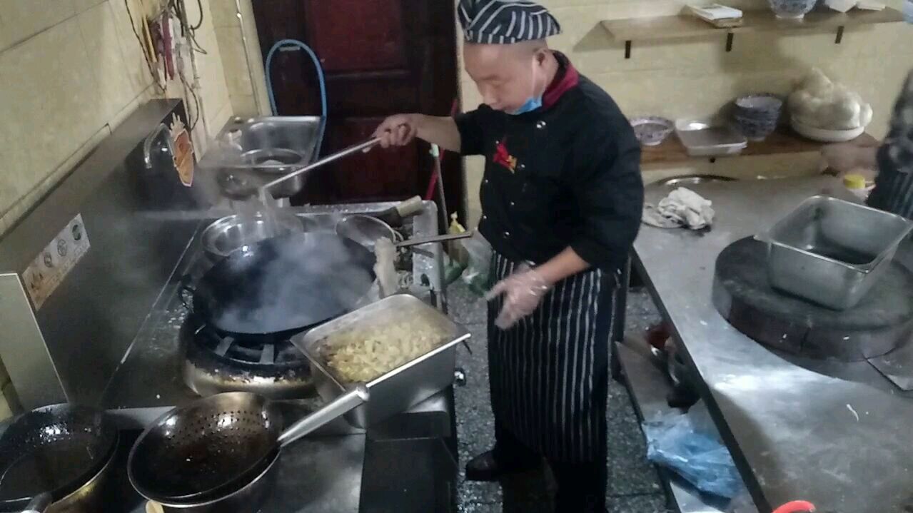 简单家常菜鸡汤豆皮,掌握要点,让你做出与众不同口味