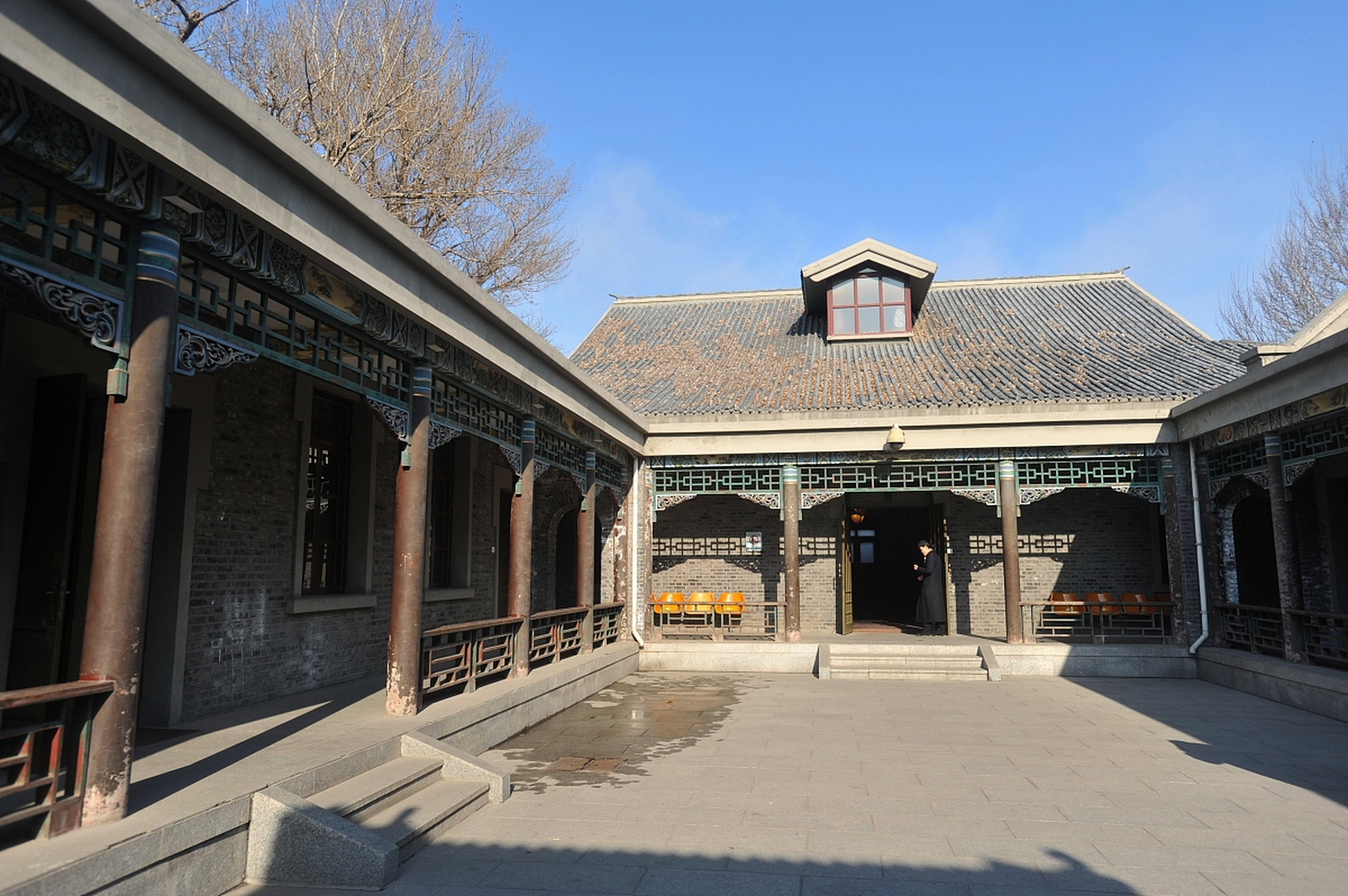 东三省总督府坐落于盛京城,其壮丽建筑和独特风貌令人叹为观止.这座建