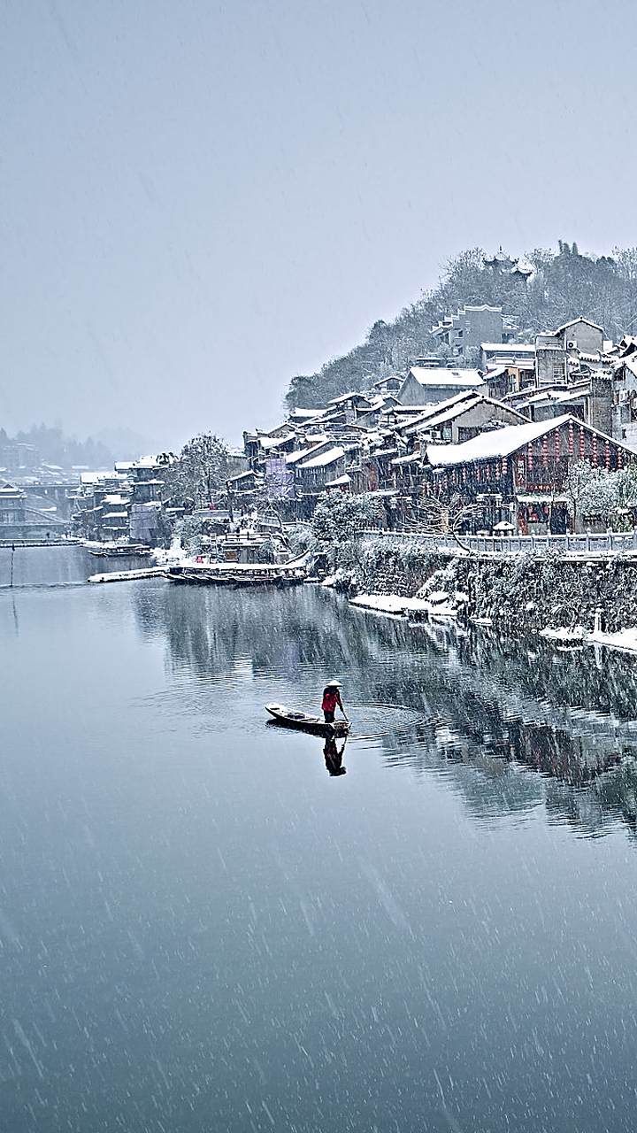 给大家推荐一本非常值得一读的好书——《边城》.