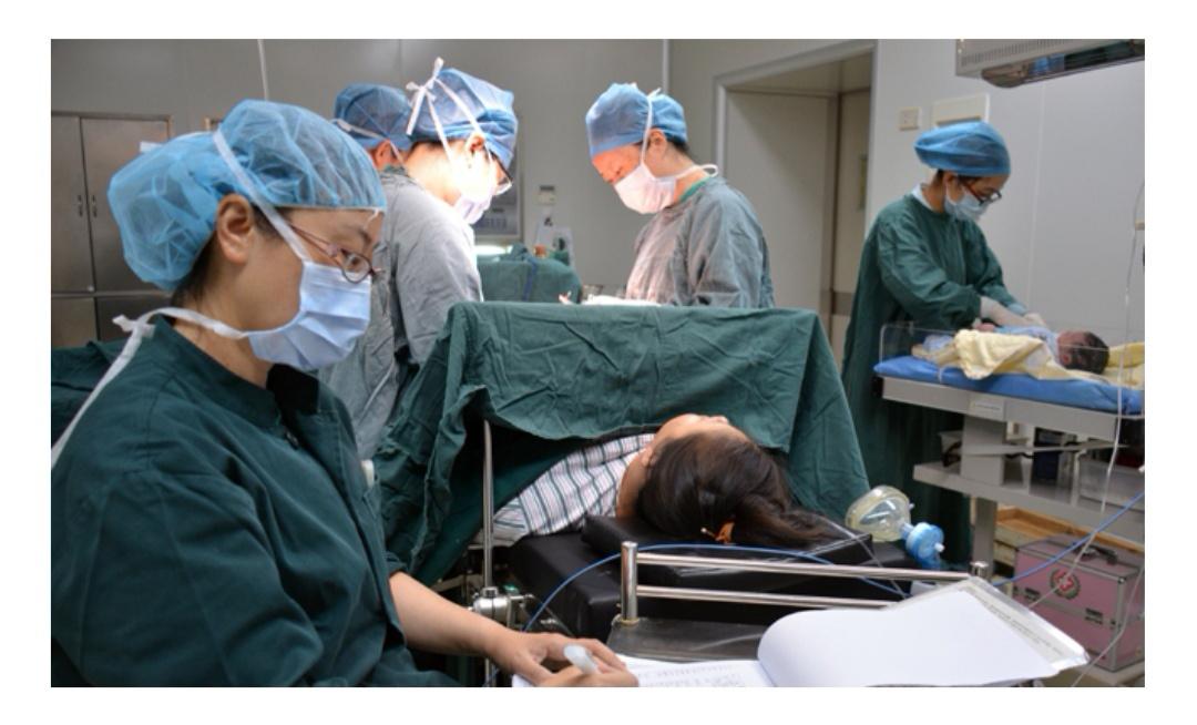 顺产条件或者产妇本人强烈要求剖腹产的情况下,才会实施剖宫产手术