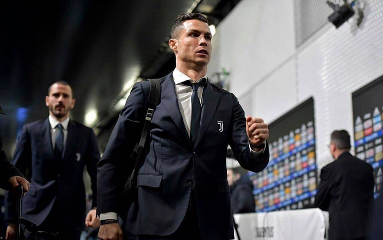 霸道总裁比赛中卖萌