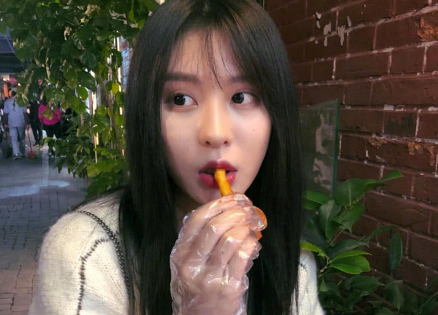 杨馥宇的近照,网友们发现,当年变形计中那个被称为夜店武媚娘的女孩子