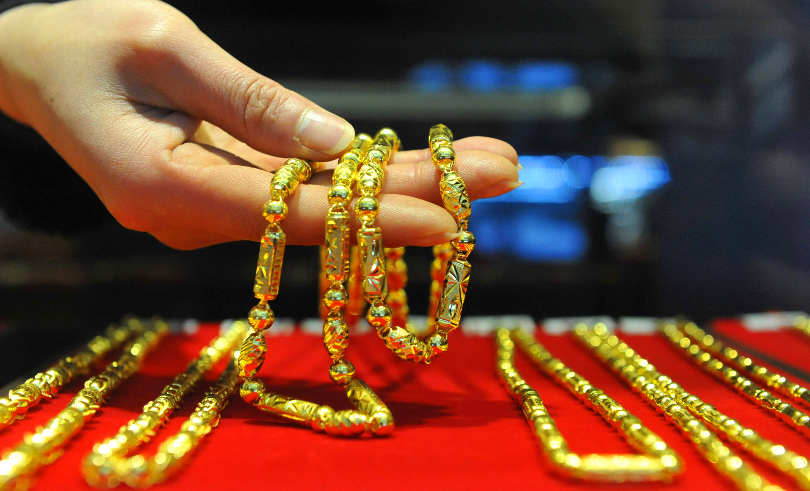 财经观察|2020年黄金,美元,原油,股票四大资产"钱景"几何