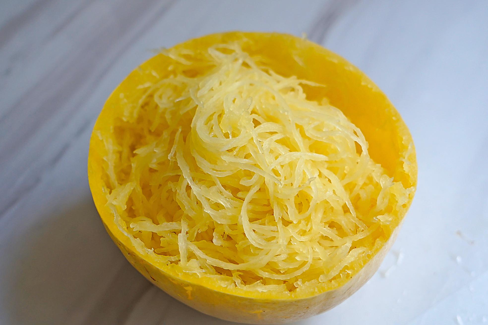 这瓜好神奇!瓜丝不用切筷子搅一搅就一大盘,凉拌比土豆丝还好吃