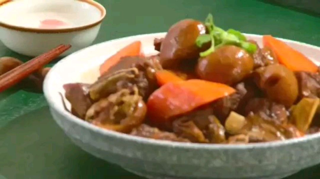 红烧羊肉好吃的做法,肉质鲜嫩不腻,是冬天滋补的美味