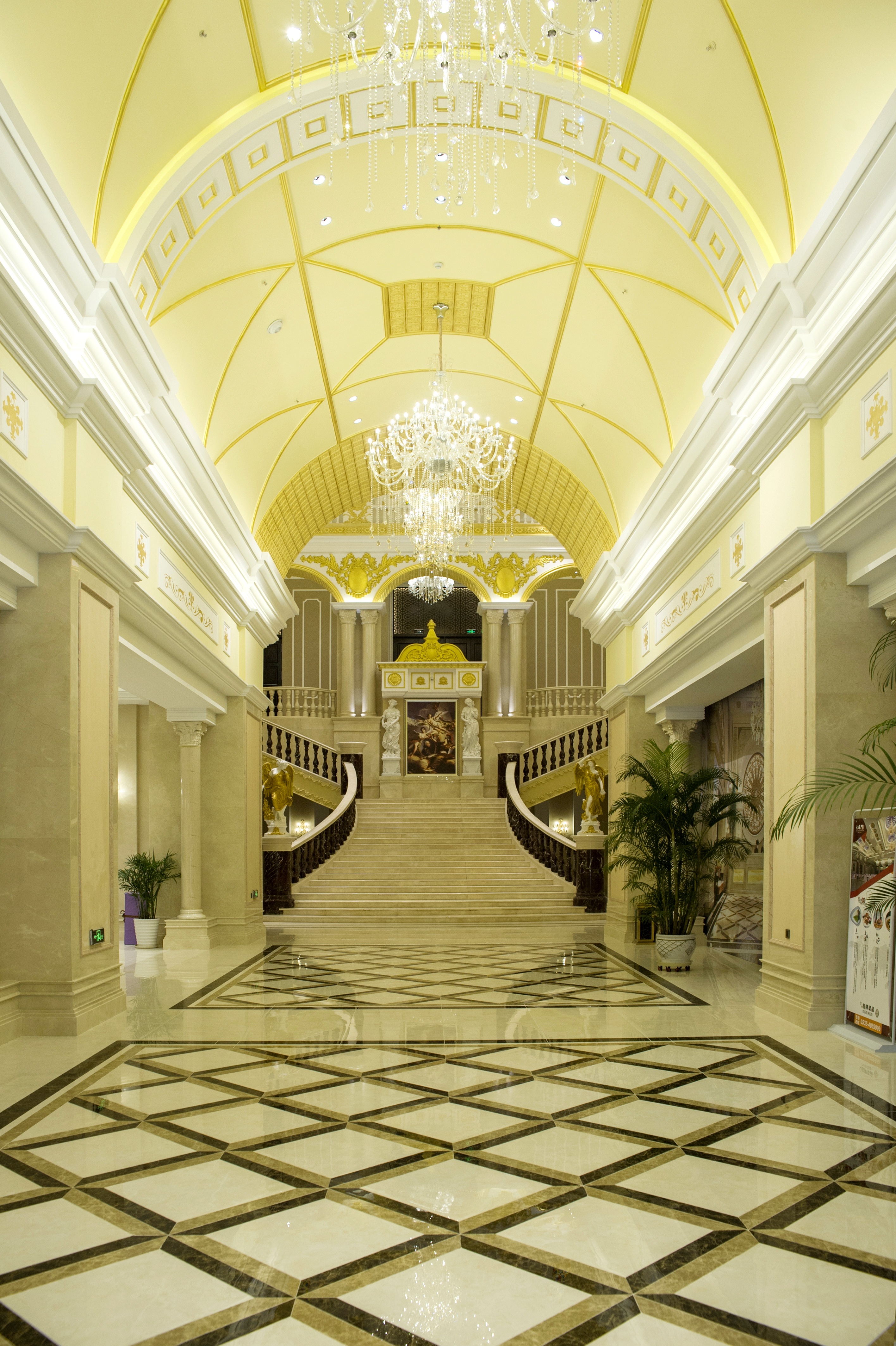 烟台市精品酒店大堂实景图和设计规划图