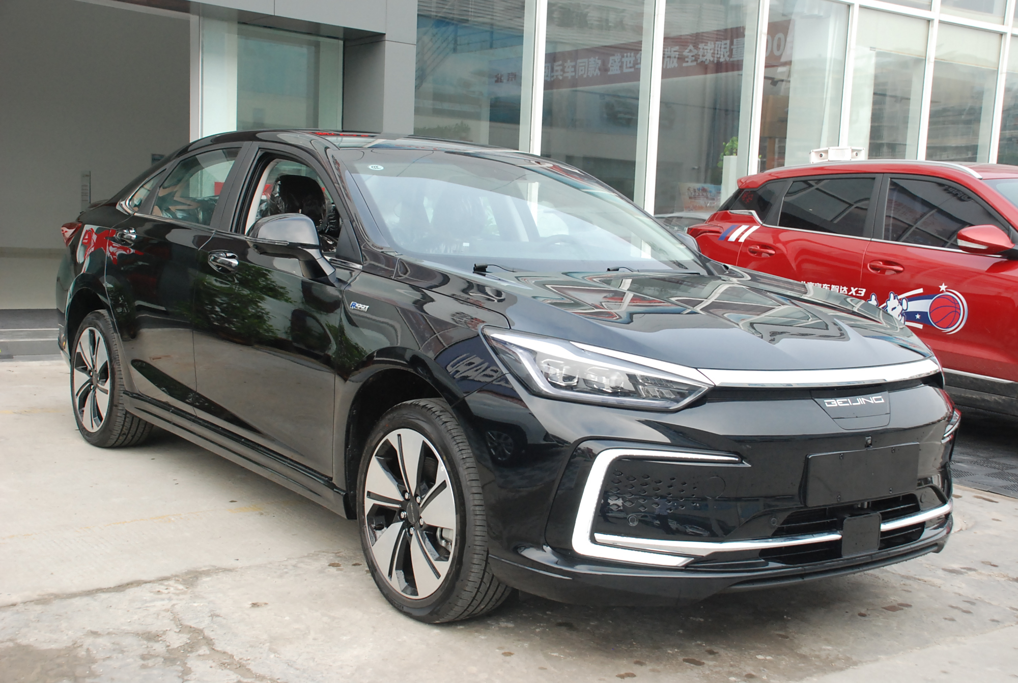 电动家轿新爱?北京汽车全新eu7到店实拍