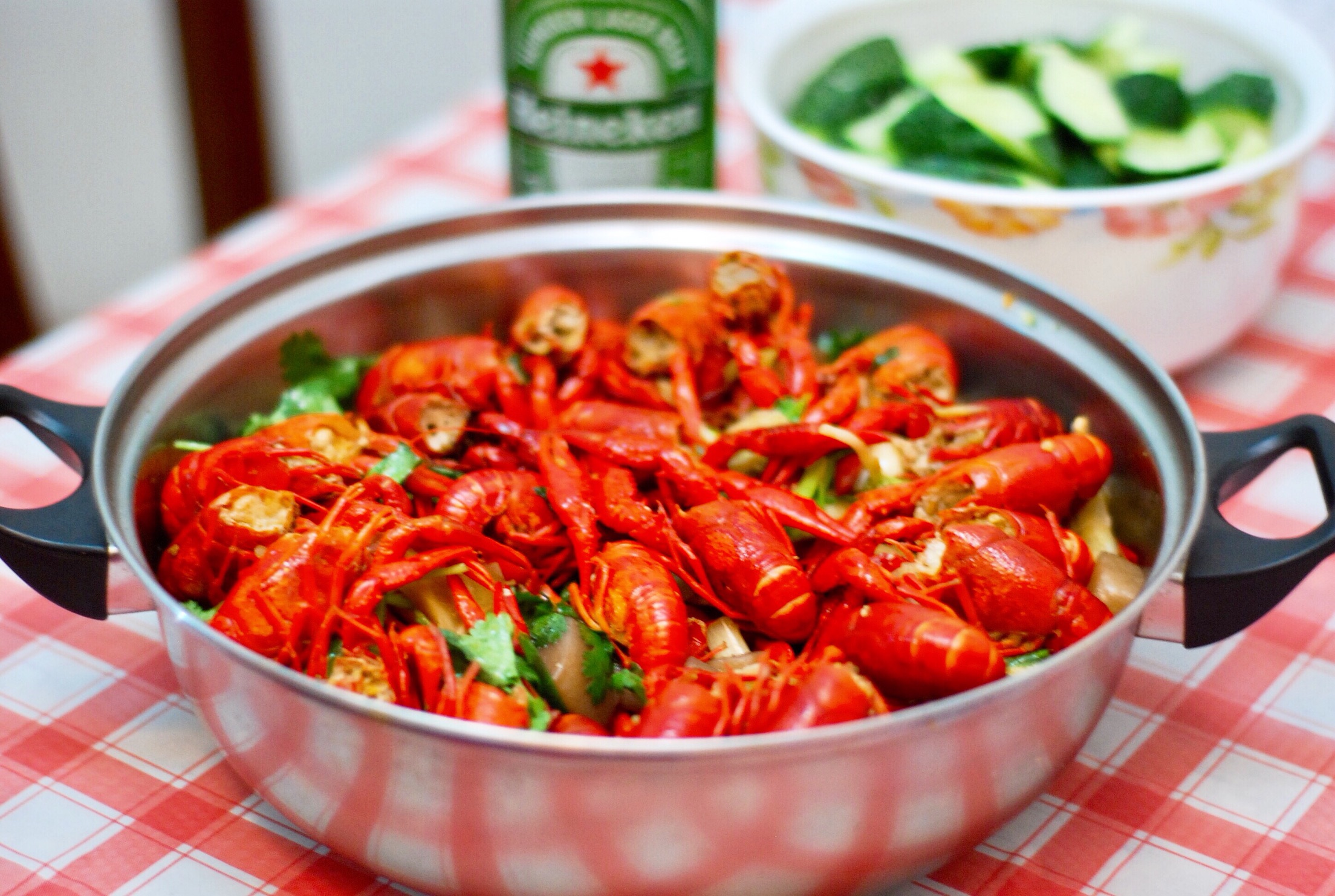 怎么做小龙虾 红烧麻辣两种小龙虾的烹饪方法