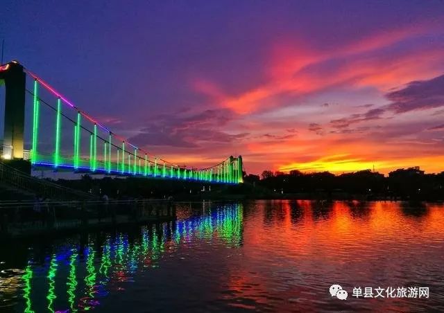 畅玩单县|单县幵山公园龙腾玻璃桥