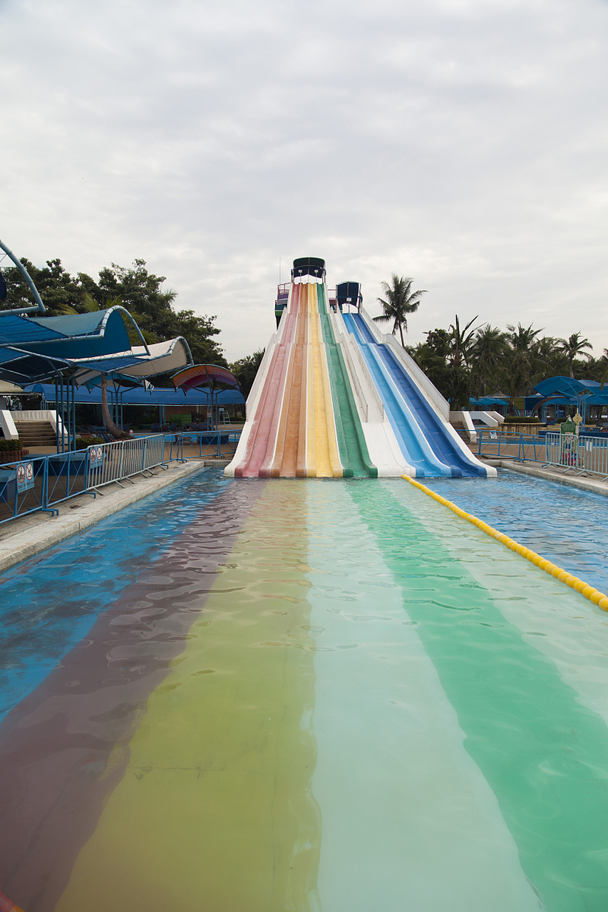 特色:海陵岛是阳江最著名的海岛之一,以其清澈的海水,细腻的沙滩和