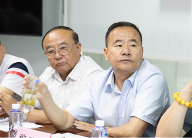 为促进会员企业发展,西安市定边商会领导莅临汇通科技指导工作