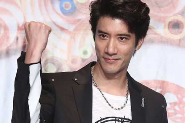 王力宏一家五口合照首次曝光,这个幸福的家庭,让人羡慕