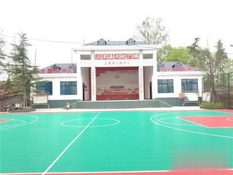 西峡县丹水镇三里庙村:美丽乡村环境好,脱贫致富路宽广