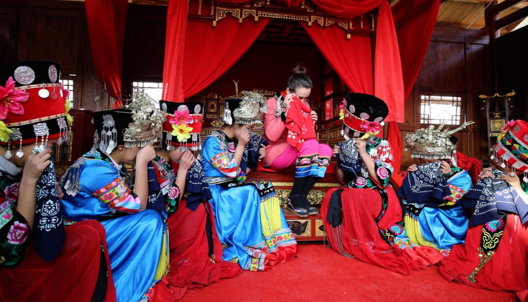 乌克兰美女嫁湘西,土家族传统风俗办婚礼