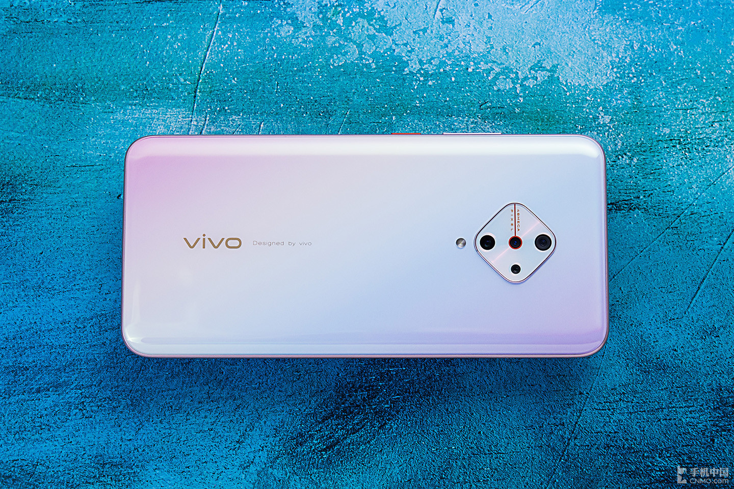 3200万高清自拍vivo y9s图赏:"几何美学"下的刚柔并济
