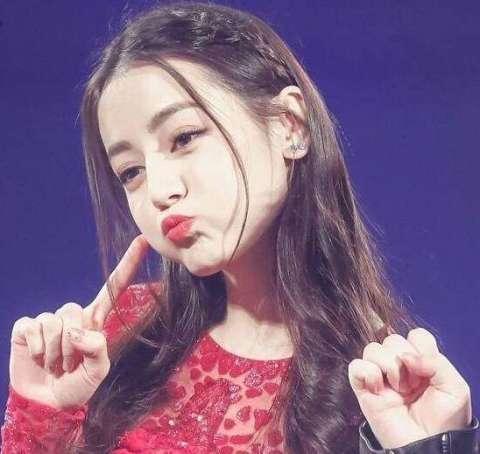 杨颖嘟嘴我接受,迪丽热巴嘟嘴我能忍,唯独嘟嘟姐嘟嘴我忍无可忍