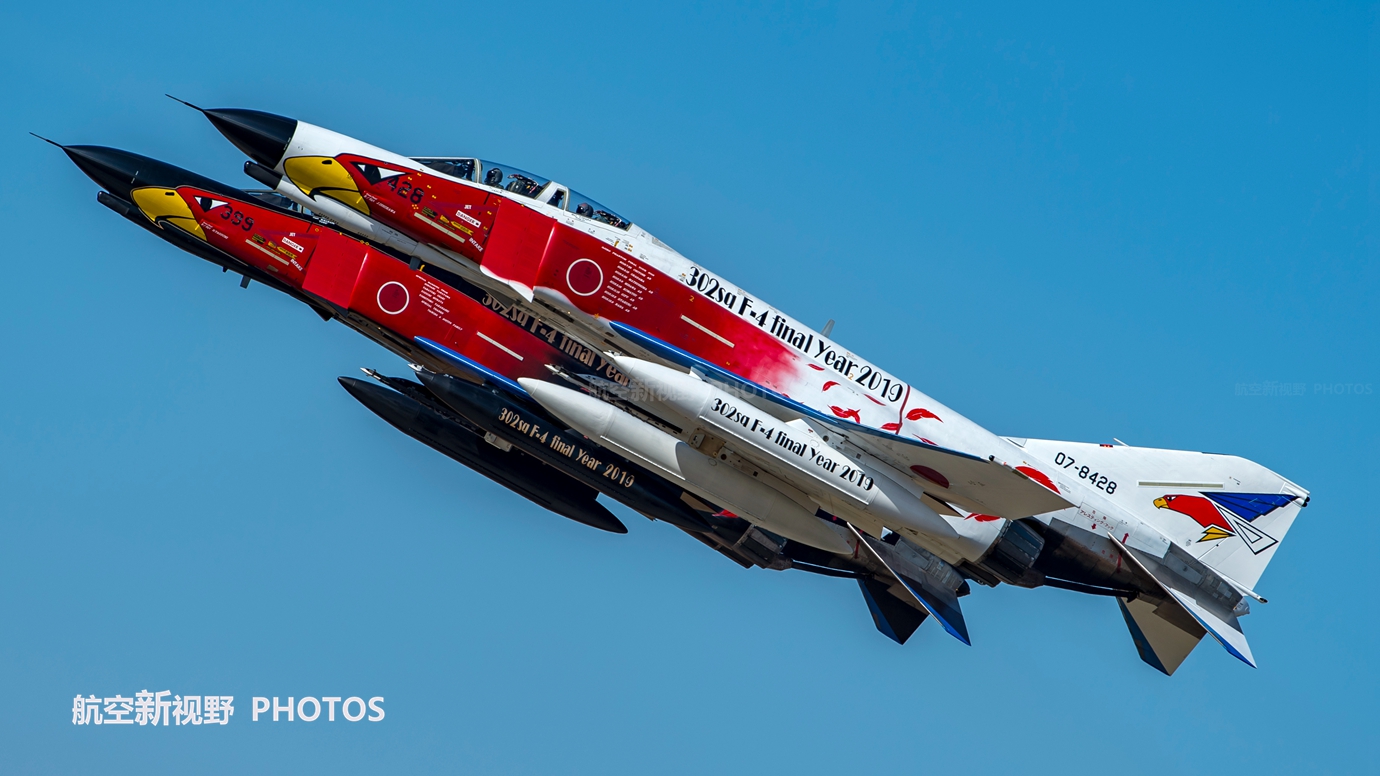 中国的飞友喜欢称之为黑白双煞.