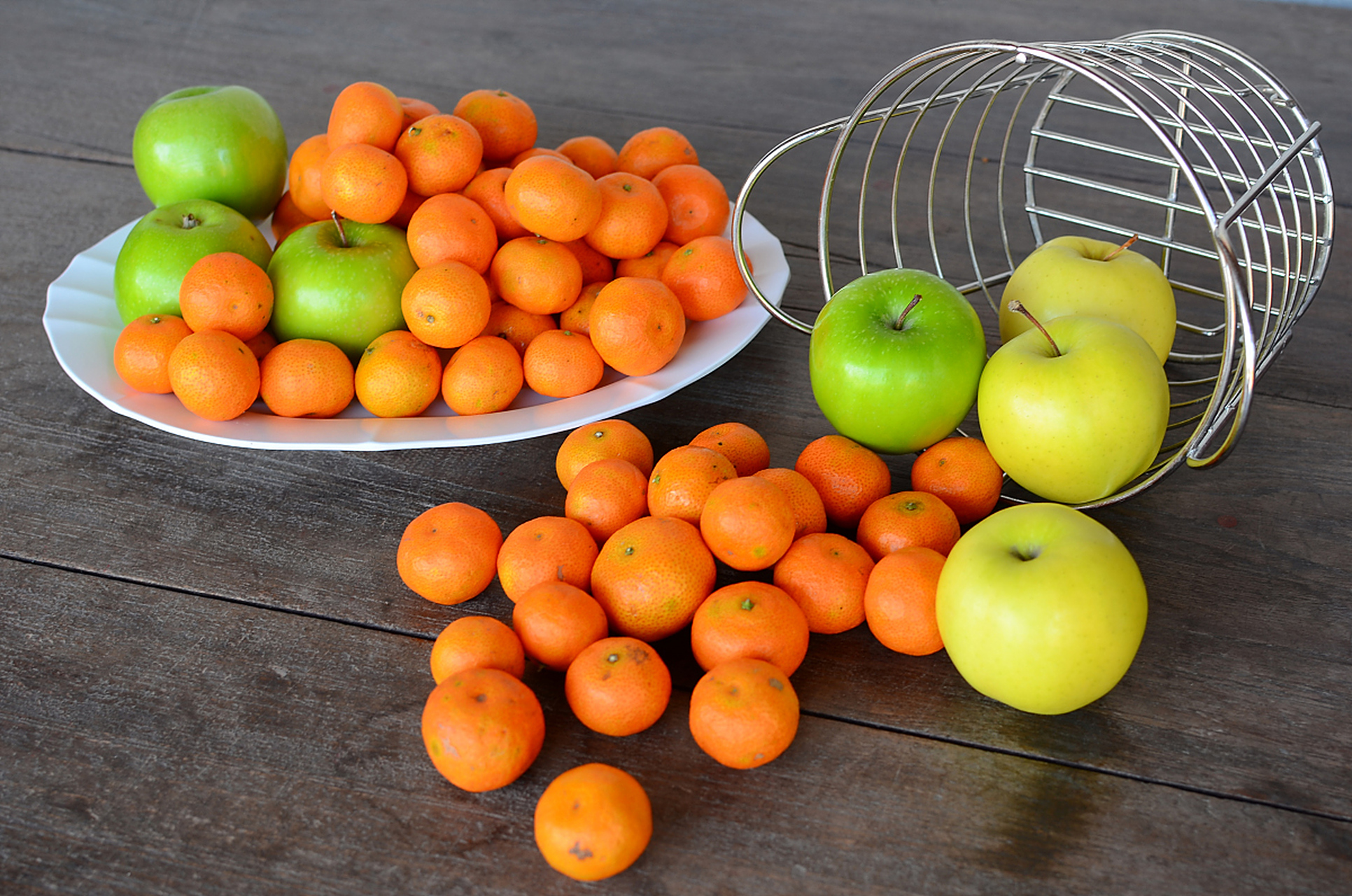 吃什么水果才能补钙	 人体缺乏钙通常会出现四肢抽筋等症状,需要通过