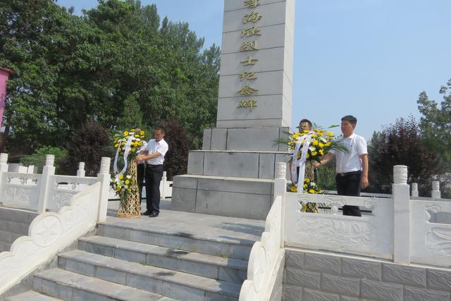 临颍:纪委监委到李海欣烈士纪念碑前开展"七一"主题教育活动
