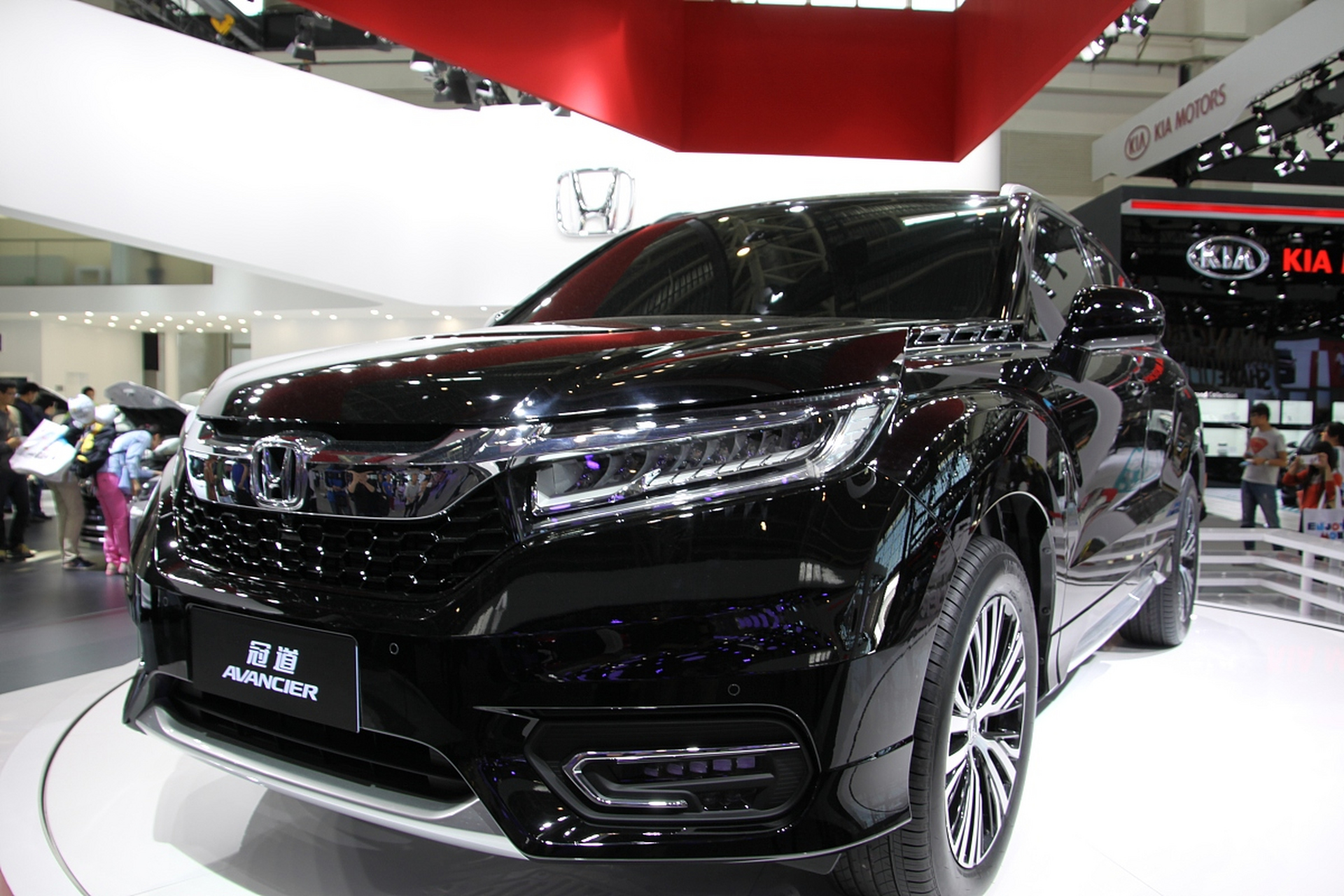 冠道:空间大,广本它是怎么做到5座大型suv的呢?现在我就来说说吧