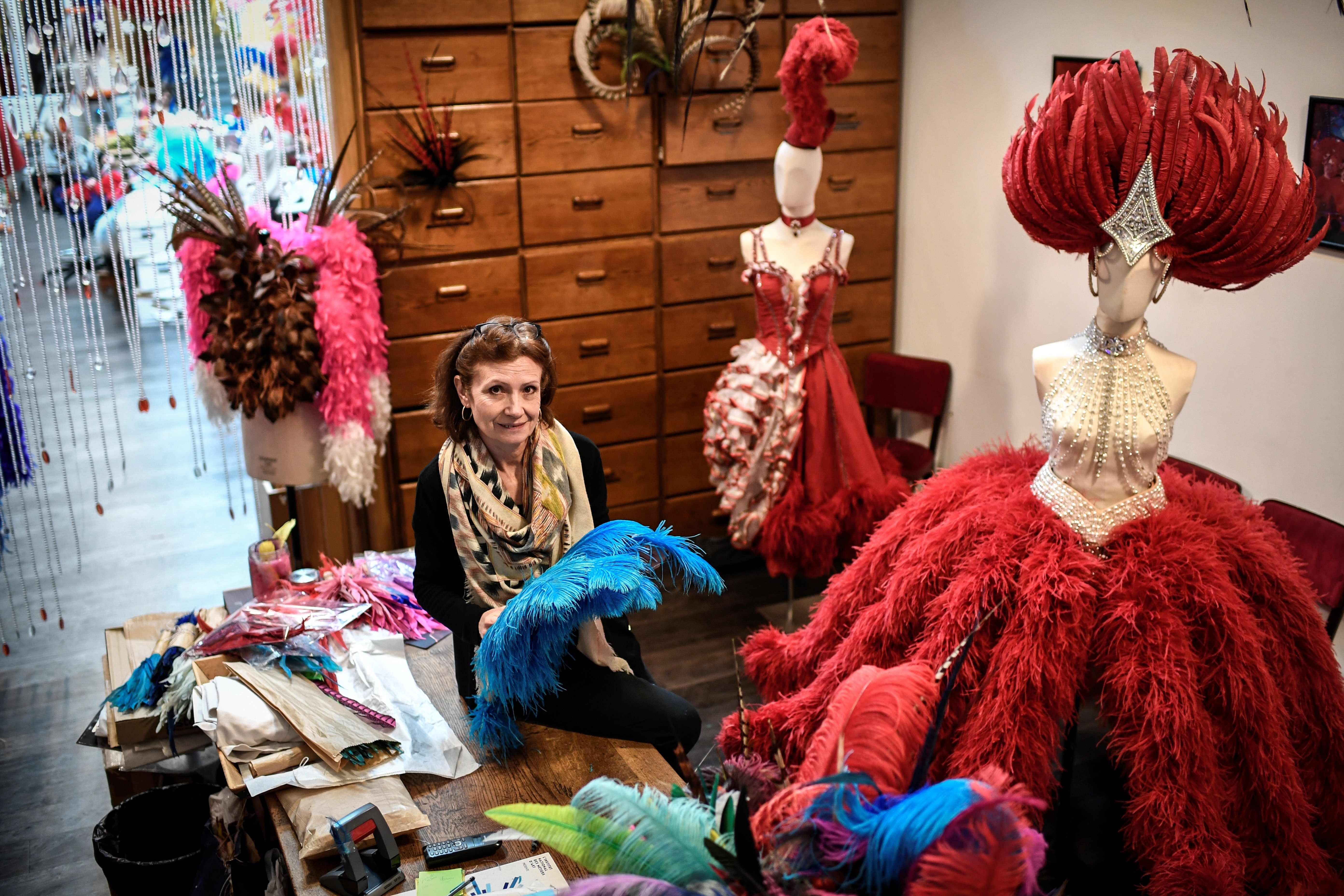 巴黎红磨坊的手工作坊(14)