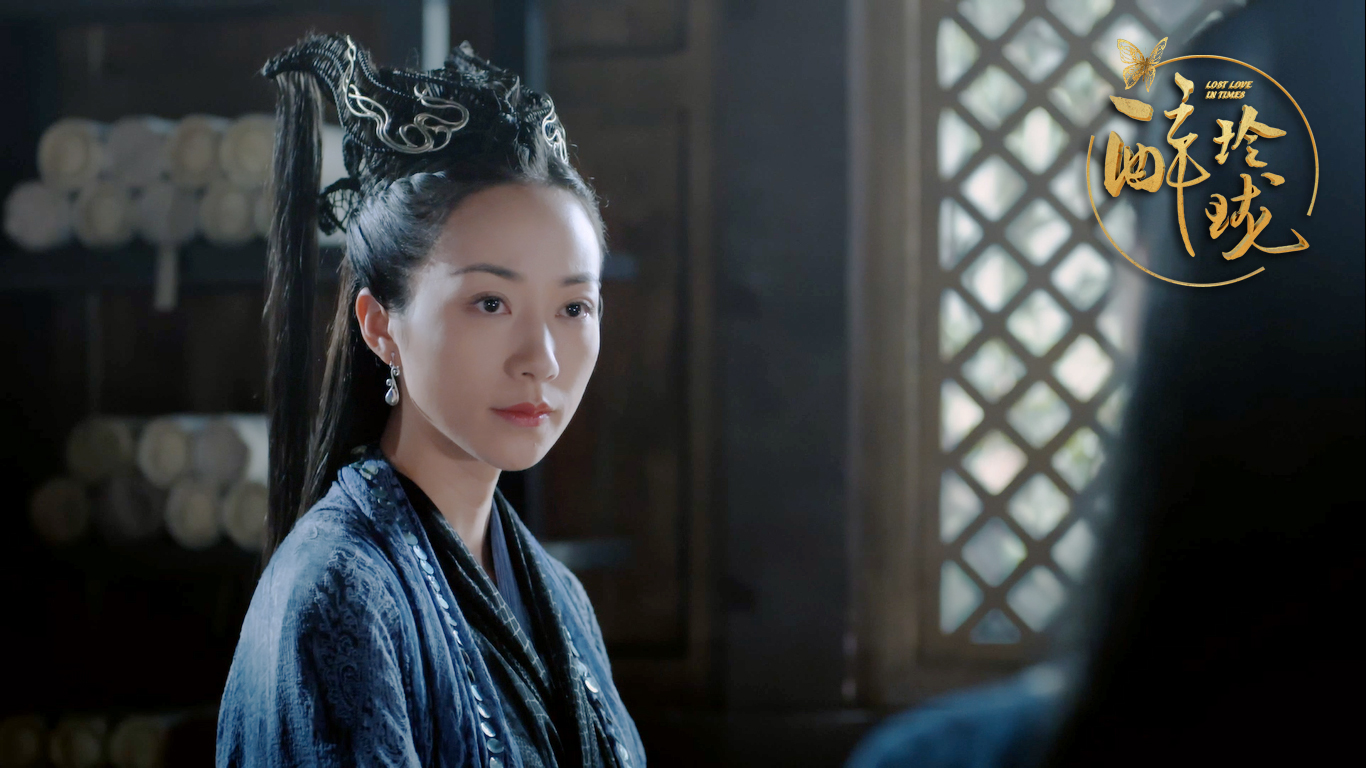 游方无奈,只得硬着头皮在茶几旁的一张红木长椅上坐了下来