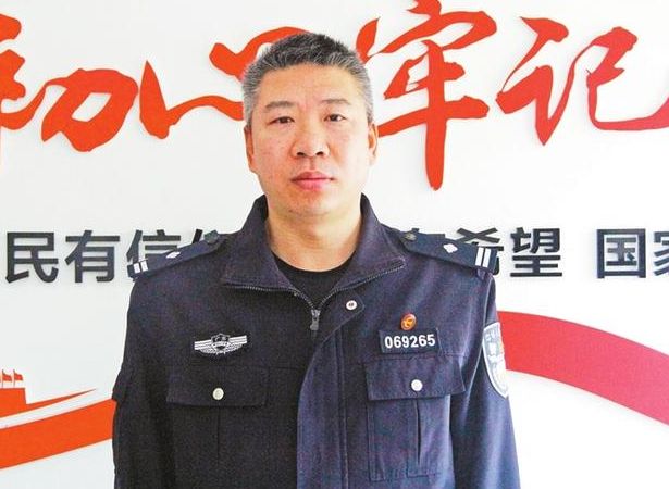 从警以来,毛庆军荣获市公安局个人嘉奖2次,获评优