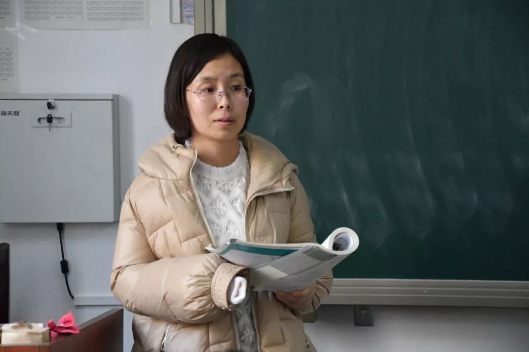 不忘初心 师爱永恒——霸州一中刘华老师肌腱断裂仍坚持上课