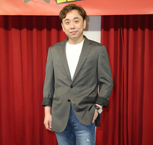 39岁小彬彬温兆宇开网红节目,童星儿子小小彬现身力挺老爸