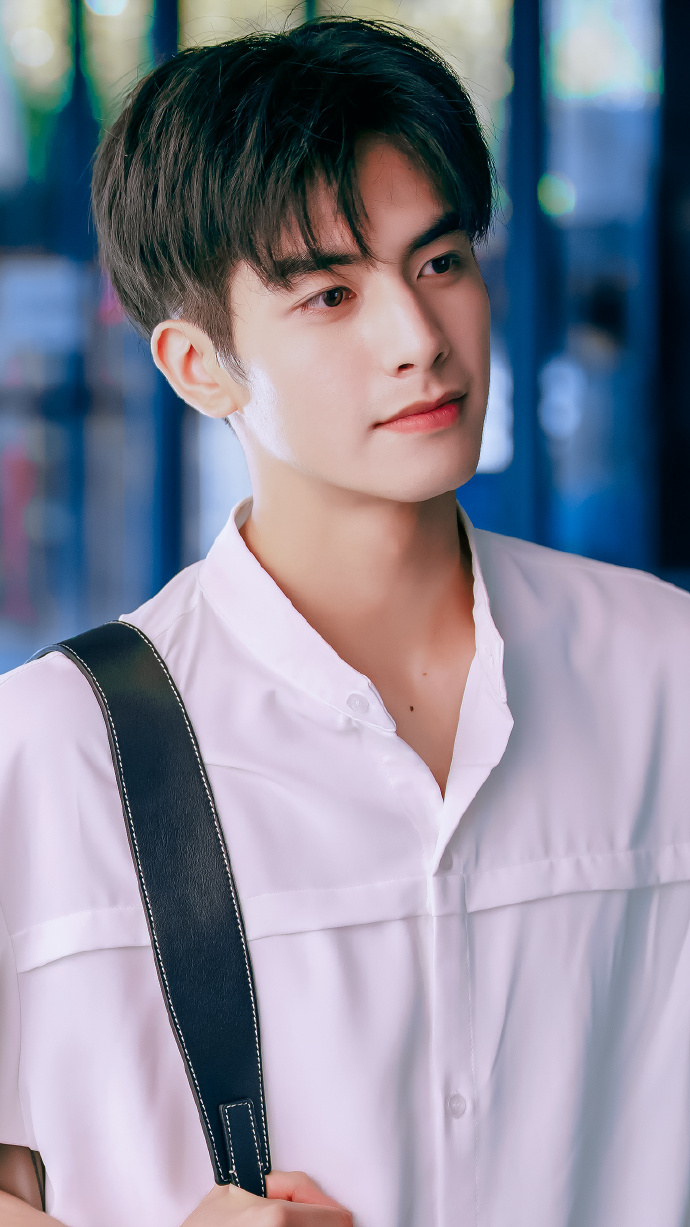 95后流量小鲜肉:宋威龙小火后又沉寂,只有他1人成为顶级流量!