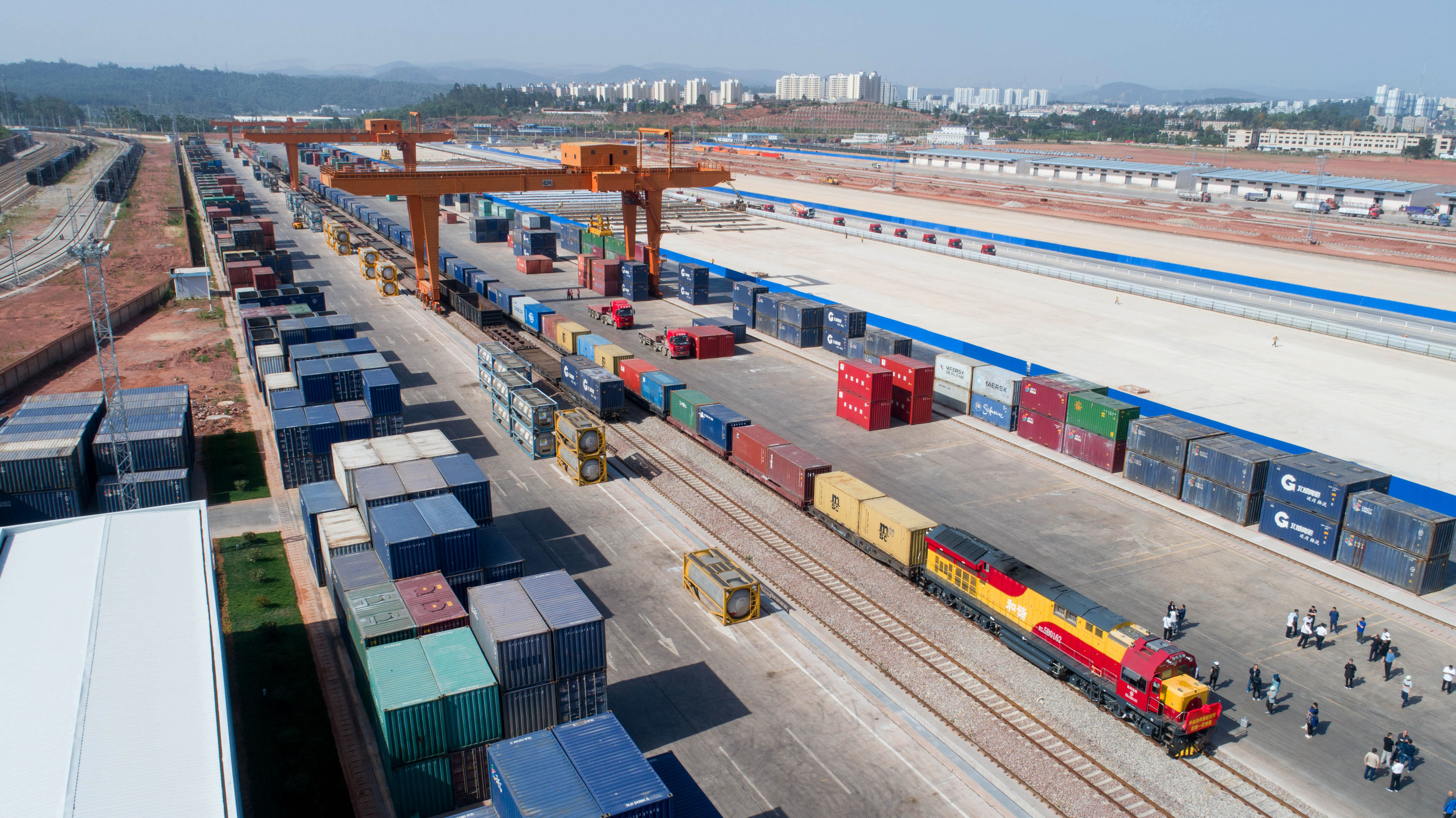 中新互联互通南向通道班列(昆明—钦州港)双向首发(1)