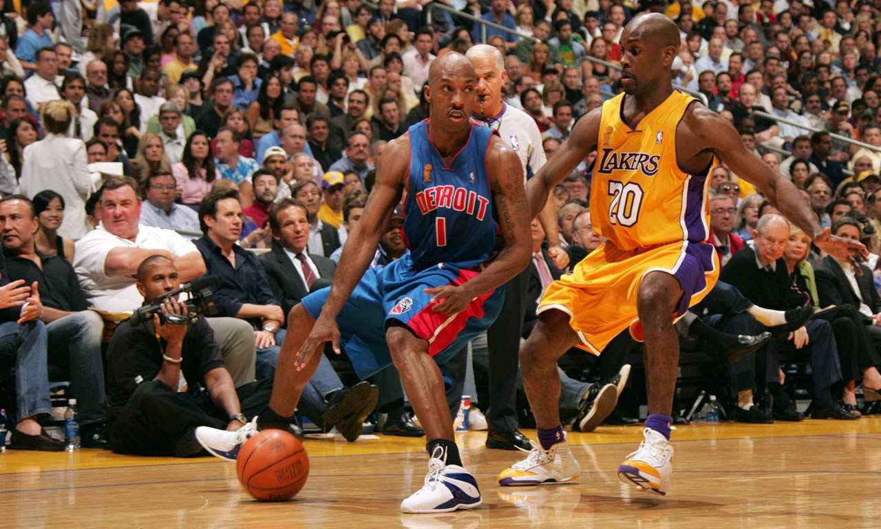 保罗,基德,纳什,比卢普斯,这四位球星谁的历史地位最高?