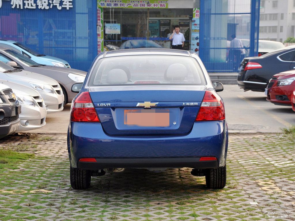 乐风汽车外形惹人注目,增加全新设计元素,层次感很分明