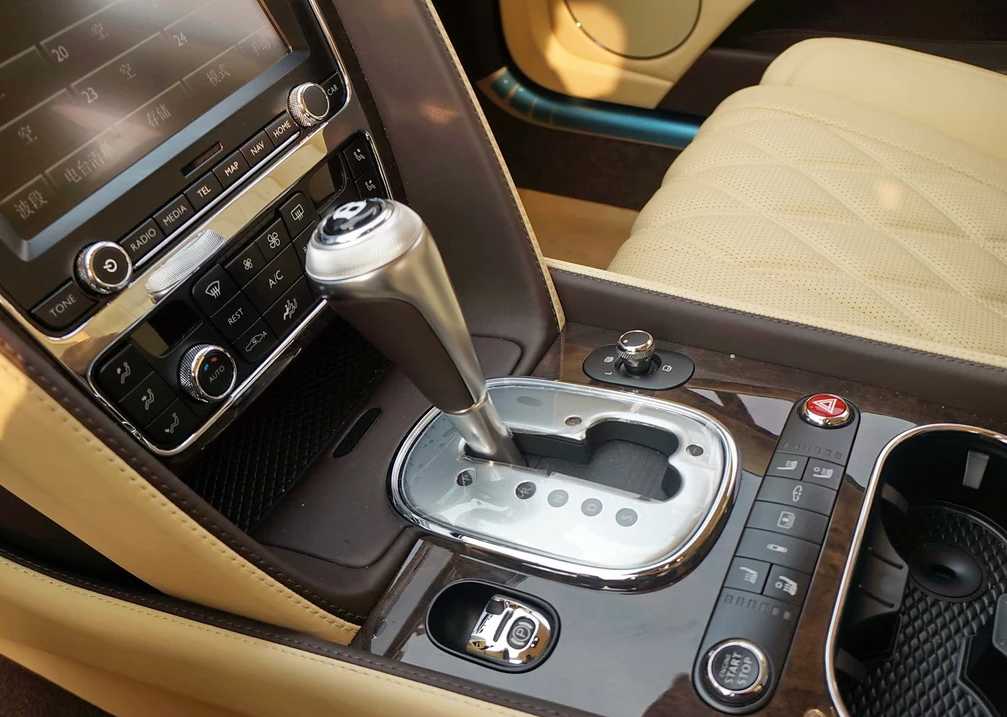 品鉴这款 宾利 飞驰 2013款 6.0t w12 mulliner的使用感悟