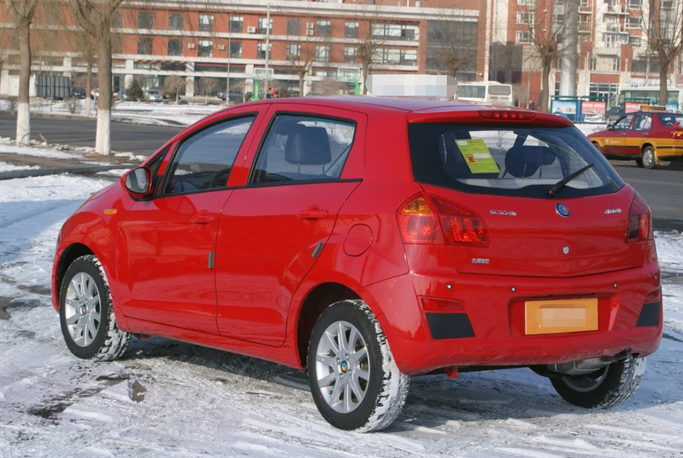 整体回头率高的吉利-吉利sc5-rv,符合大众审美,颇具未来感