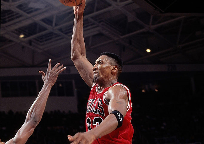 在1987年nba选秀中,皮蓬在首轮第五顺位被西雅图超音速队选中,随即被