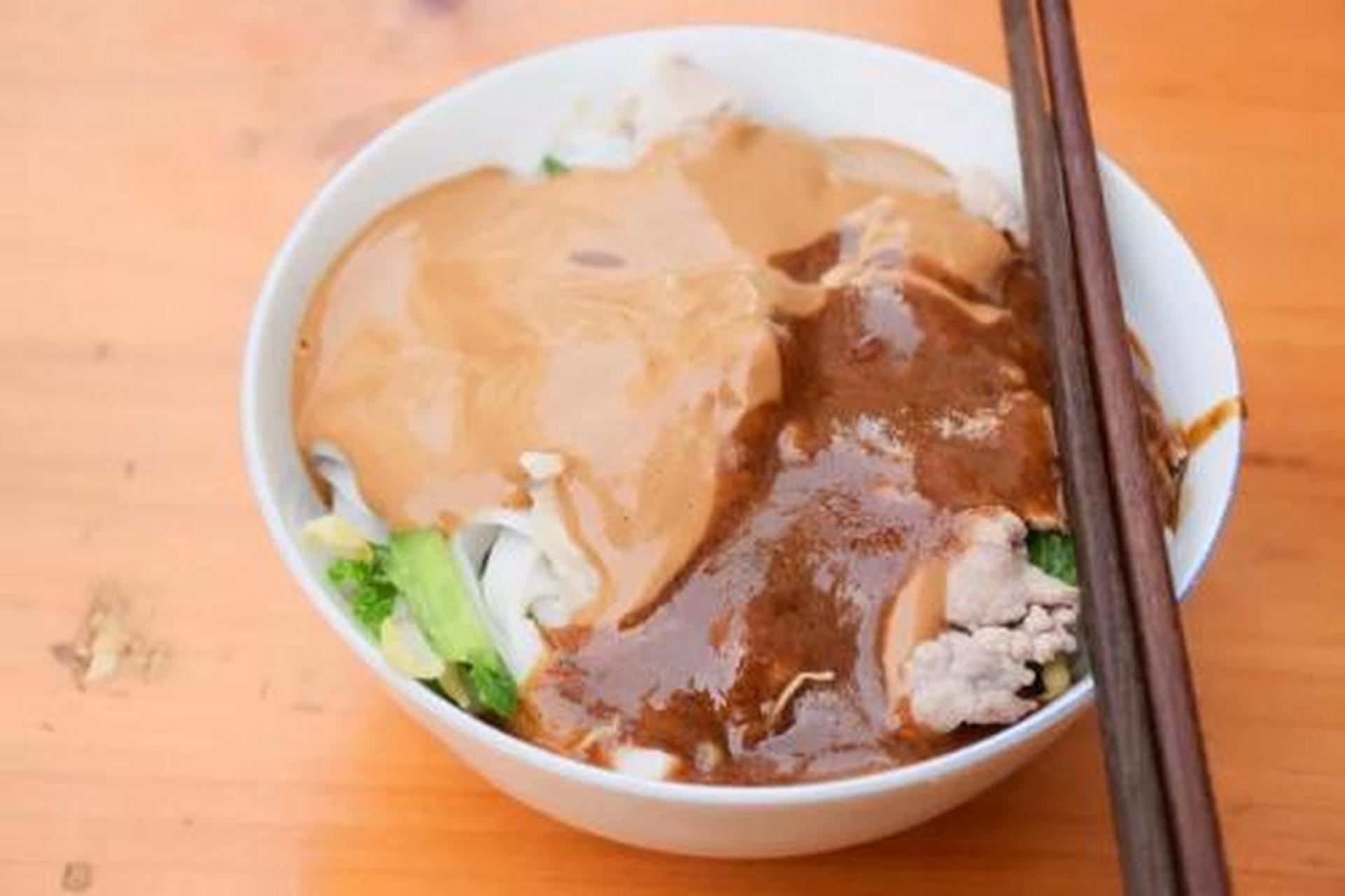 百城百味#沙茶粿是广东潮州地区汉族传统小吃,潮州粿条有一种干捞的