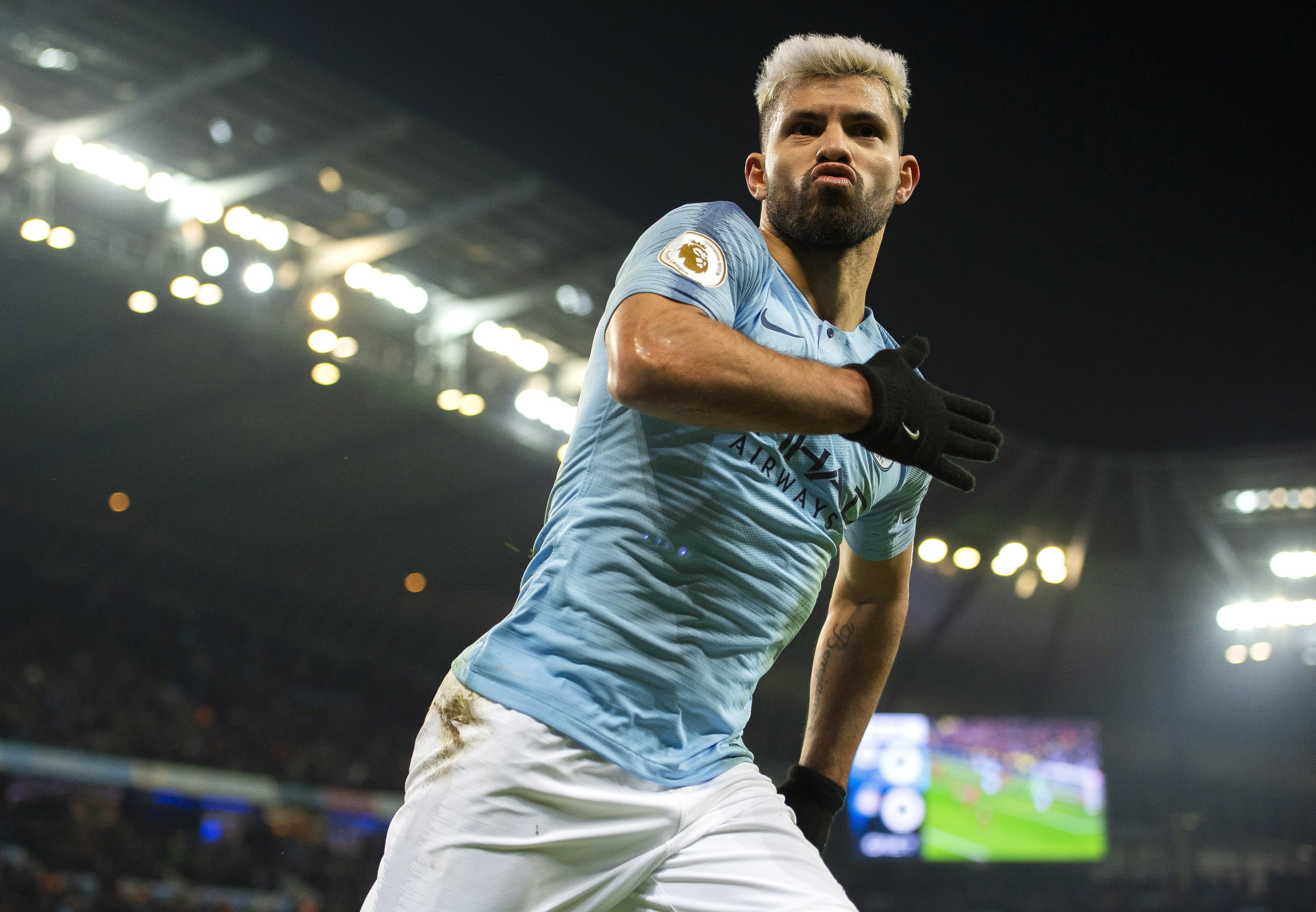 足球——英超联赛:曼城胜利物浦