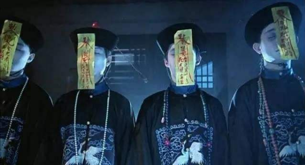 尸体站成一排整齐跳动吓坏路人,林正英僵尸控制术竟然源自这里!