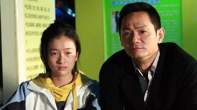电影"狗十三"讲的是小女孩的成长经历吗?网友:细思极恐