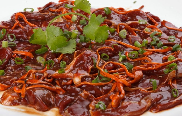 醇香四溢的美味佳肴,虫草花蒸牛肉,保证你回味无穷