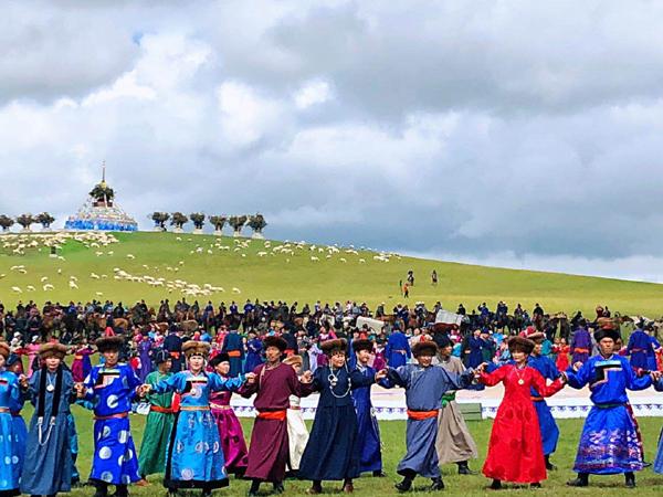 内蒙古鄂温克族自治旗举行60周年旗庆活动
