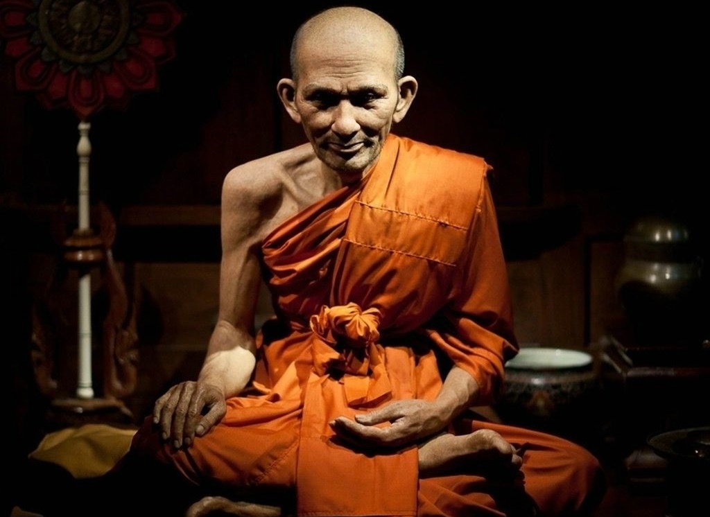 一位老僧说:当你身处逆境,别人都瞧不起你时,请记住这几句话