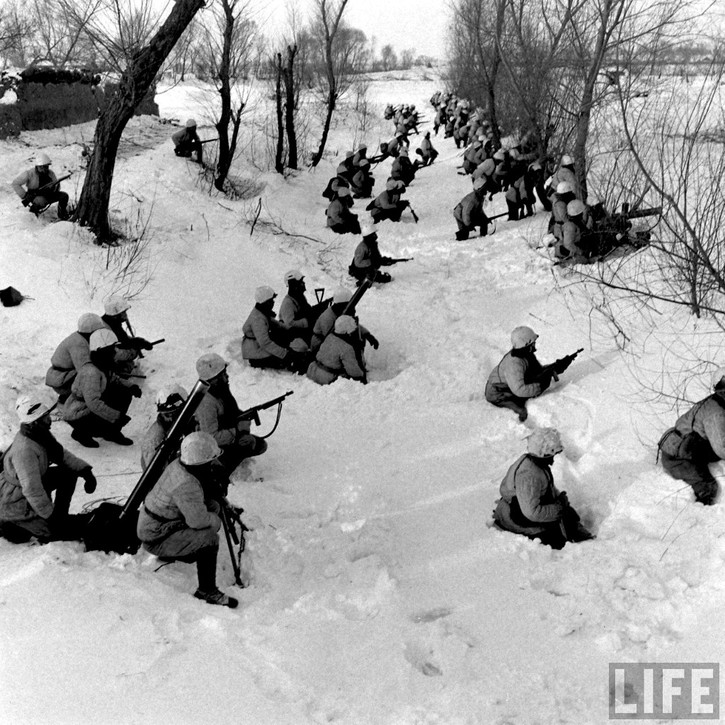 辽沈战役前夕的沈阳啥样?由美国人拍摄,图3是面无表情的卫立煌