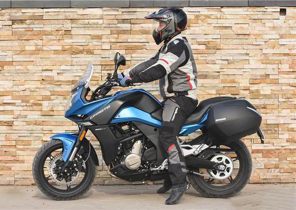 18款春风650mt,650cc水冷双缸,极速170km/h,售4.36万