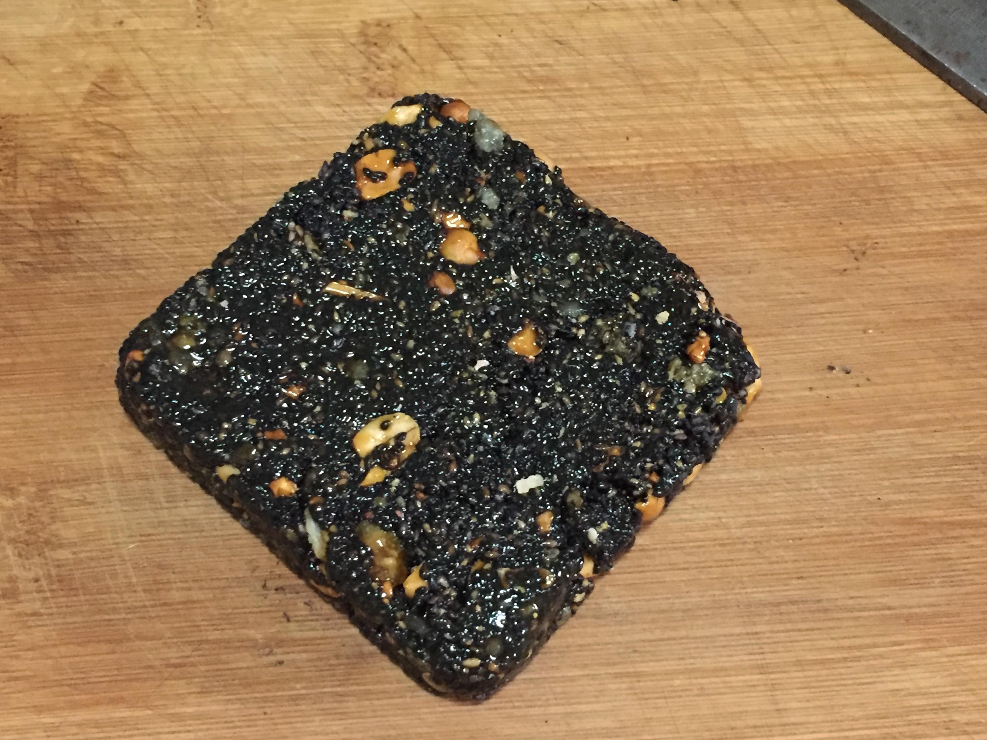 教你在家自制花生糖,香甜酥脆特好吃,做法简单,一次就成功